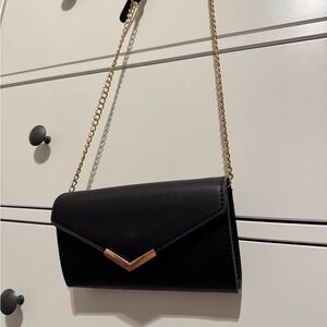 Crossbody purse gold and black